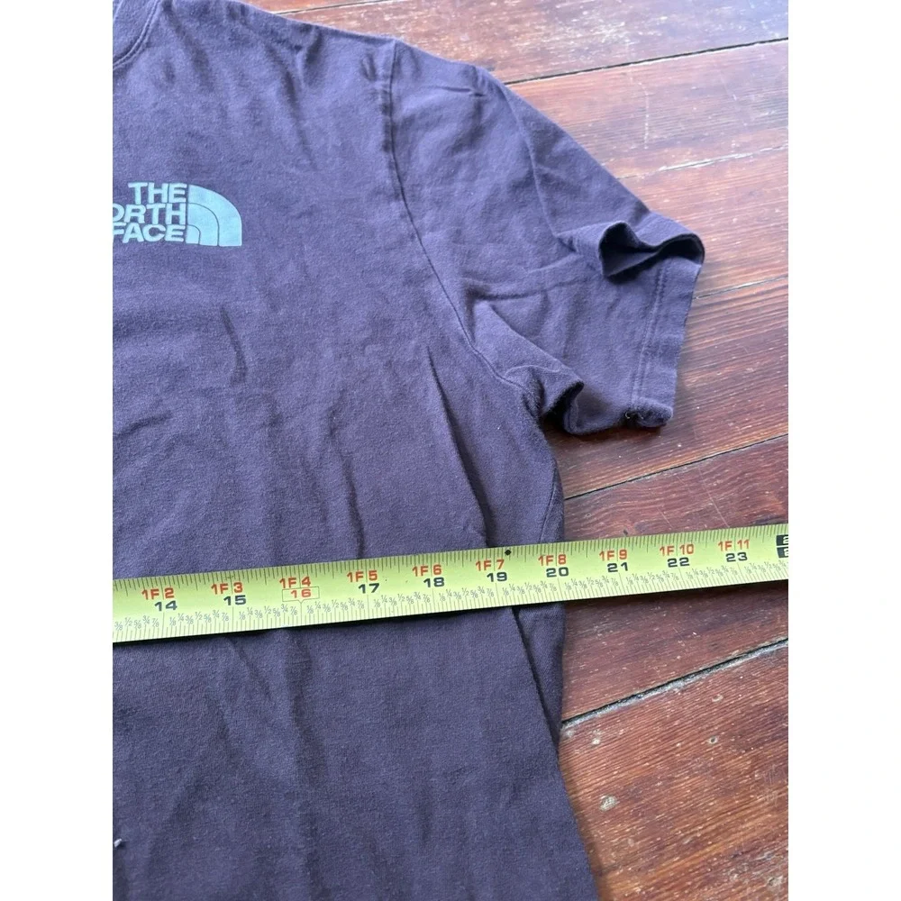 The North Face Graphic T-Shirt Men's Large‎ Brown Circular Design Crew Neck